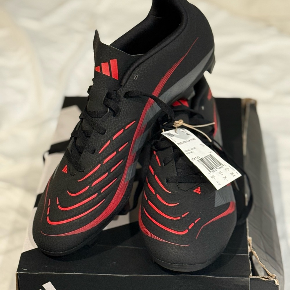 Adidas Predator Club FG/MG Cleats
